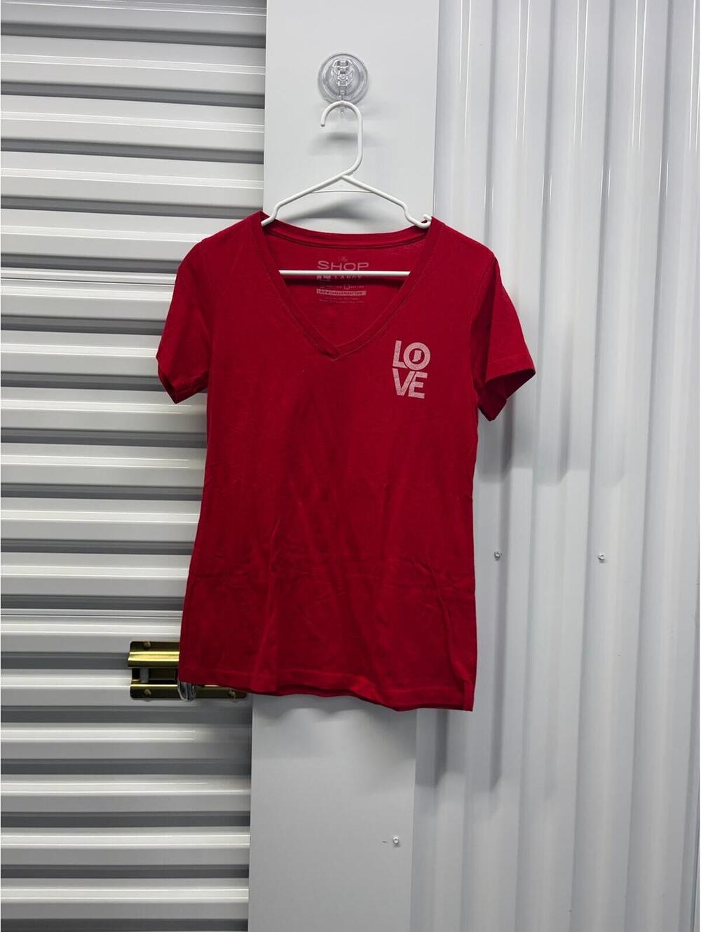 LOVE Indiana Women’s Large Red V-Neck T-Shirt Indiana Graphic Tee